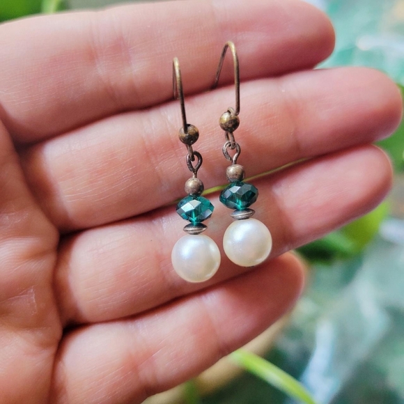Vintage Dainty Faux Pearl Drop Blue Beaded Earrings - Picture 7 of 8
